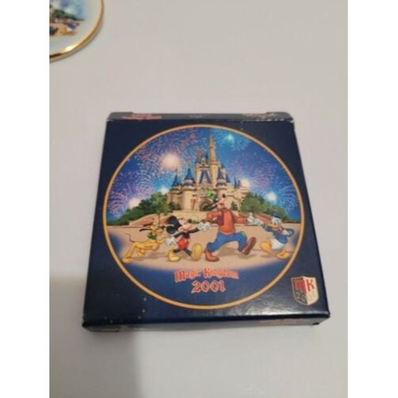 Walt Disney World Millennial 2000 Magic Kingdom Porcelain Ornament! Great Cond. - Picture 6 of 7